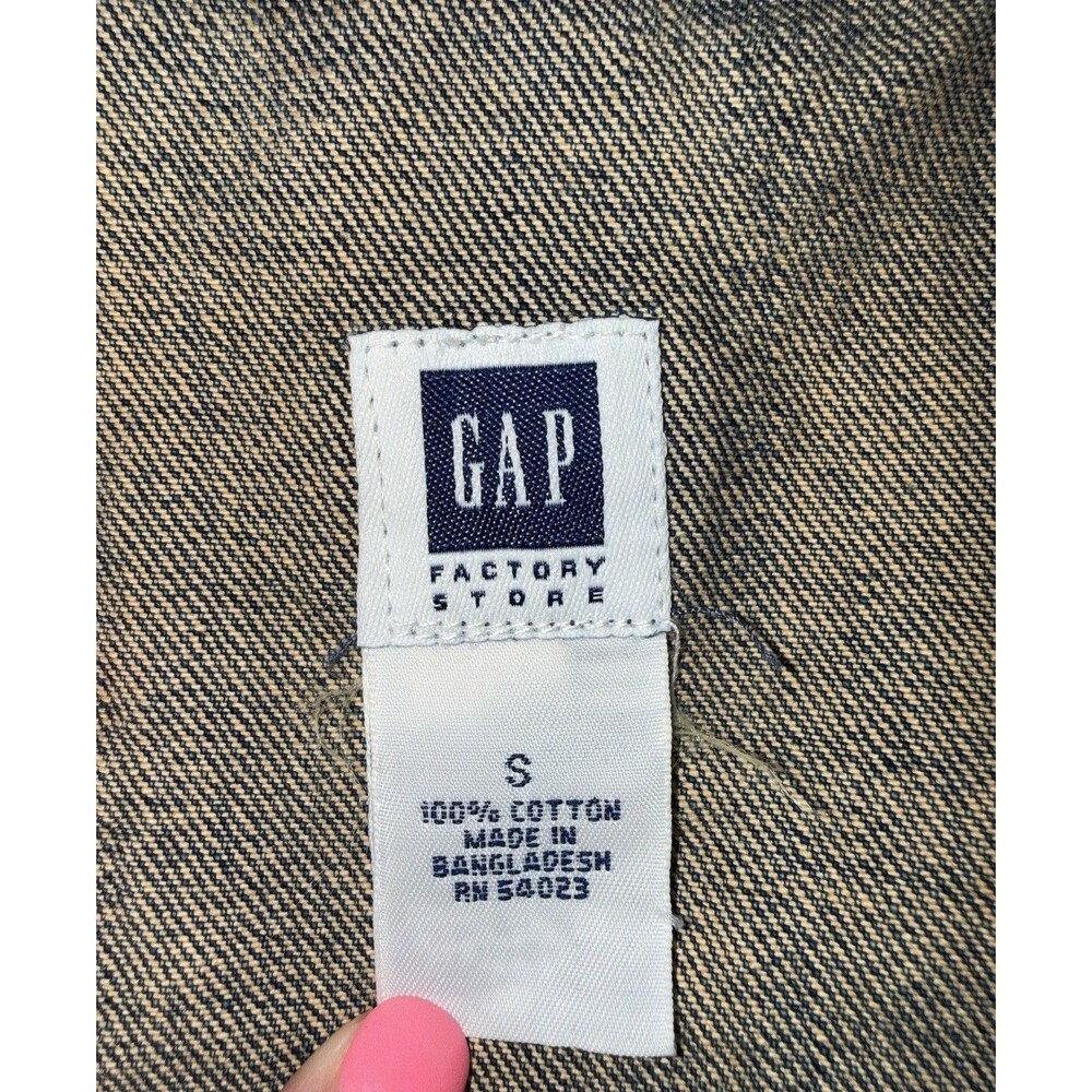 Gap Factory Store Women’s Button Denim Jean Jacket Size M 2 Top Pockets w/ Flaps - Picture 3 of 6